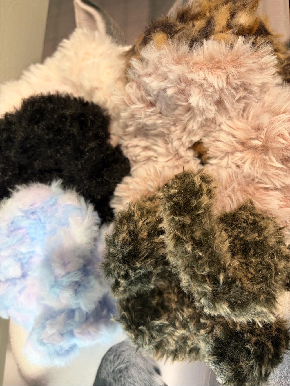 Buy Now-ONE Scrunchie with the fur
